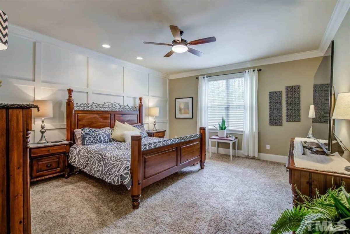 Craftsman house Plan with 2-Story Design and Spacious Blueprint