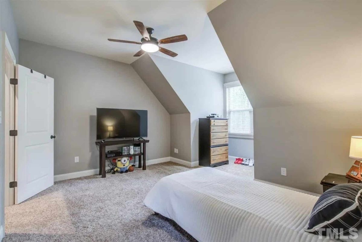 Craftsman house Plan with 2-Story Design and Spacious Blueprint