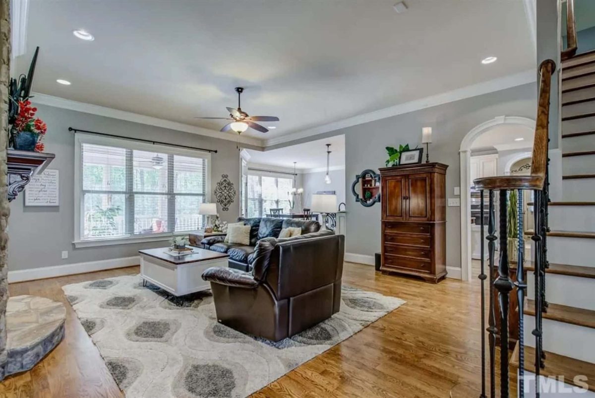 Craftsman house Plan with 2-Story Design and Spacious Blueprint