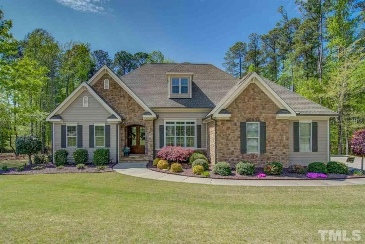 Craftsman house Plan with 2-Story Design and Spacious Blueprint