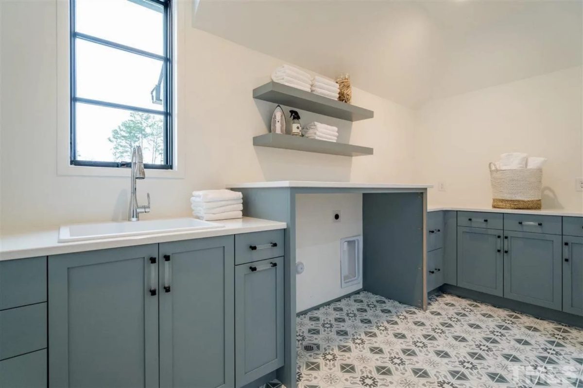 Luxury 3-Story Modern Floor Plan with 5 Bedrooms and CAD Designs