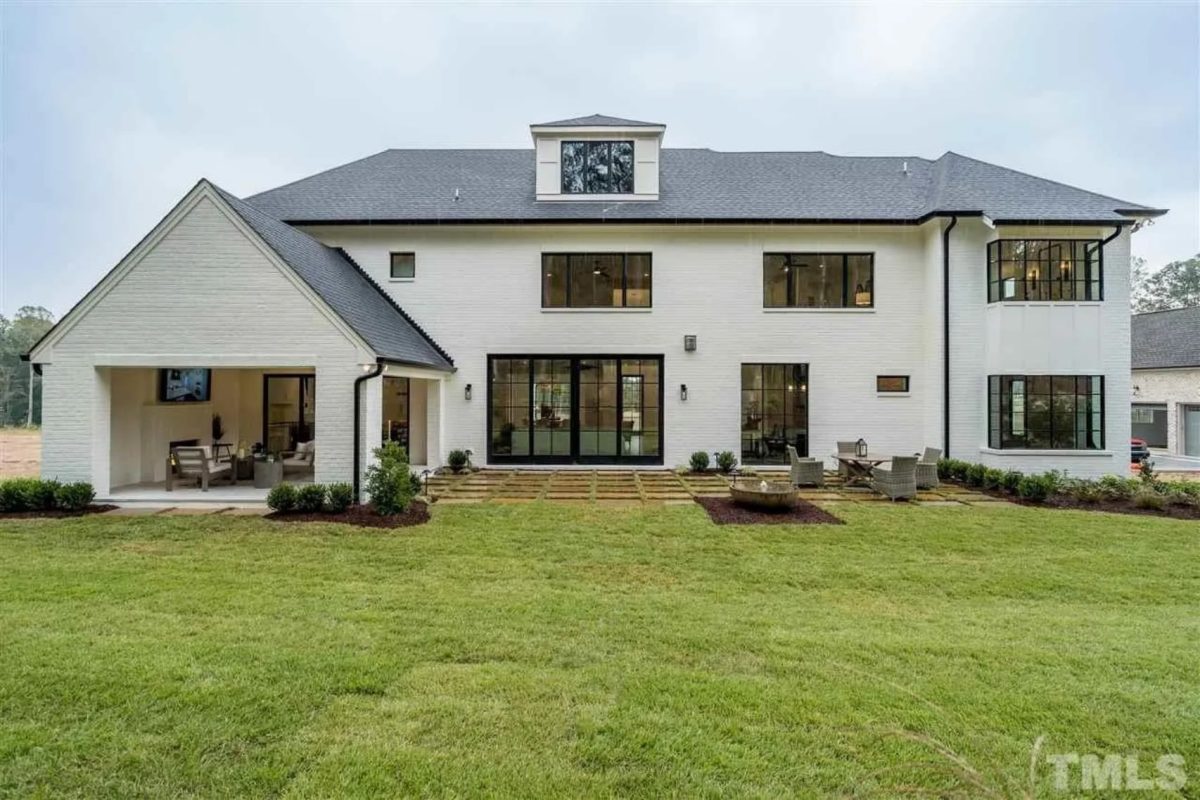 Luxury 3-Story Modern Floor Plan with 5 Bedrooms and CAD Designs