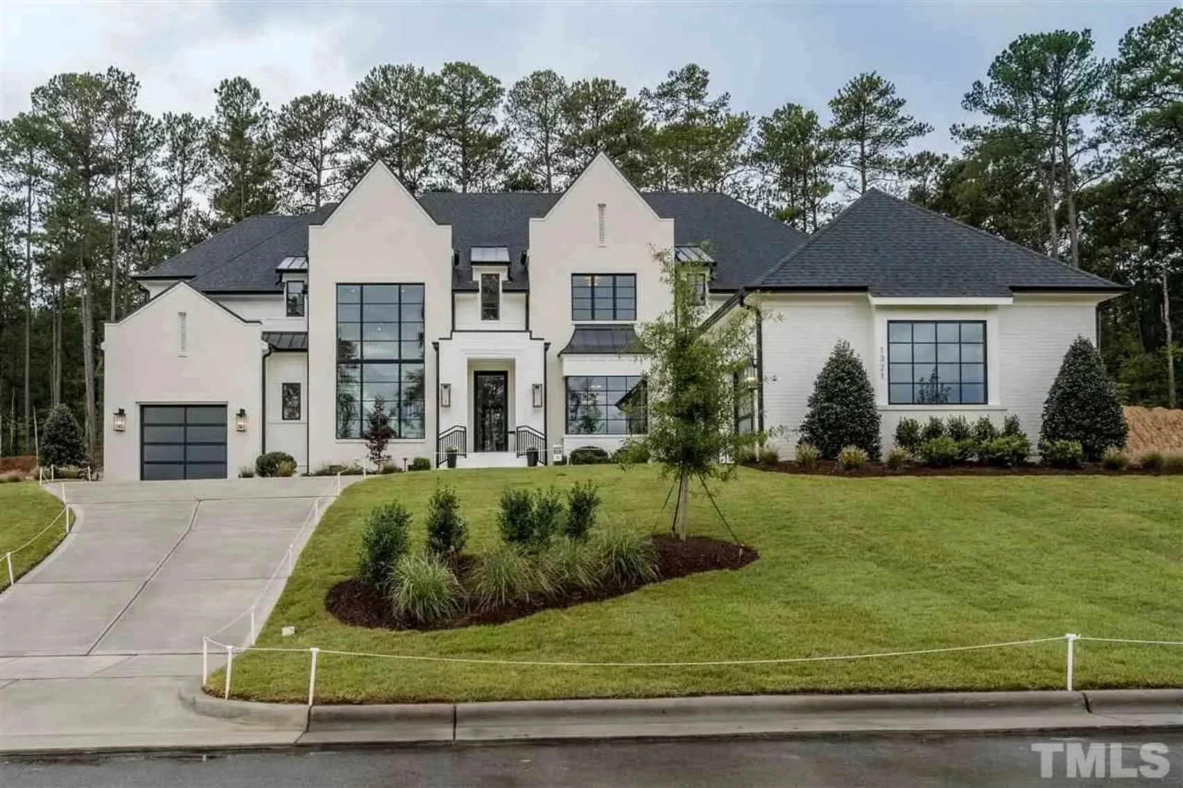 Luxury 3-Story Modern Floor Plan with 5 Bedrooms and CAD Designs