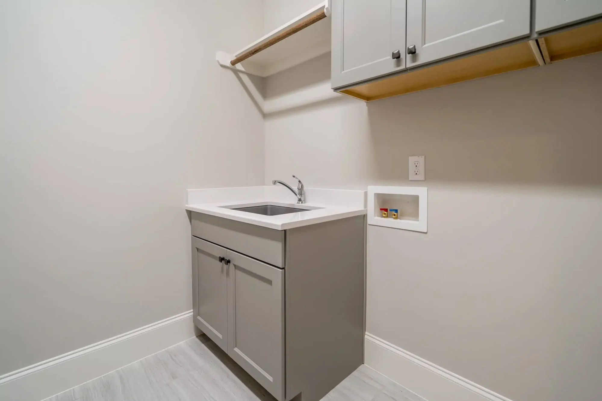 Modern house Floor Plan: CAD Designs with 4 Bedrooms