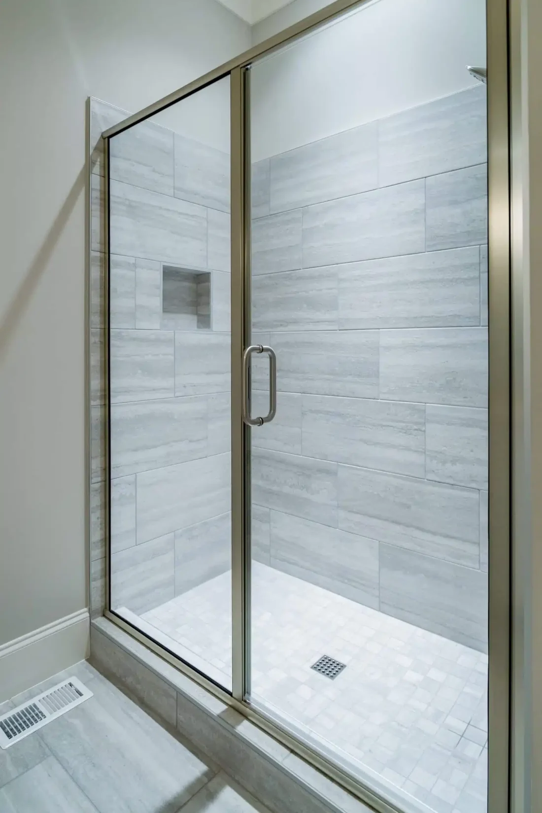 Modern house Floor Plan: CAD Designs with 4 Bedrooms