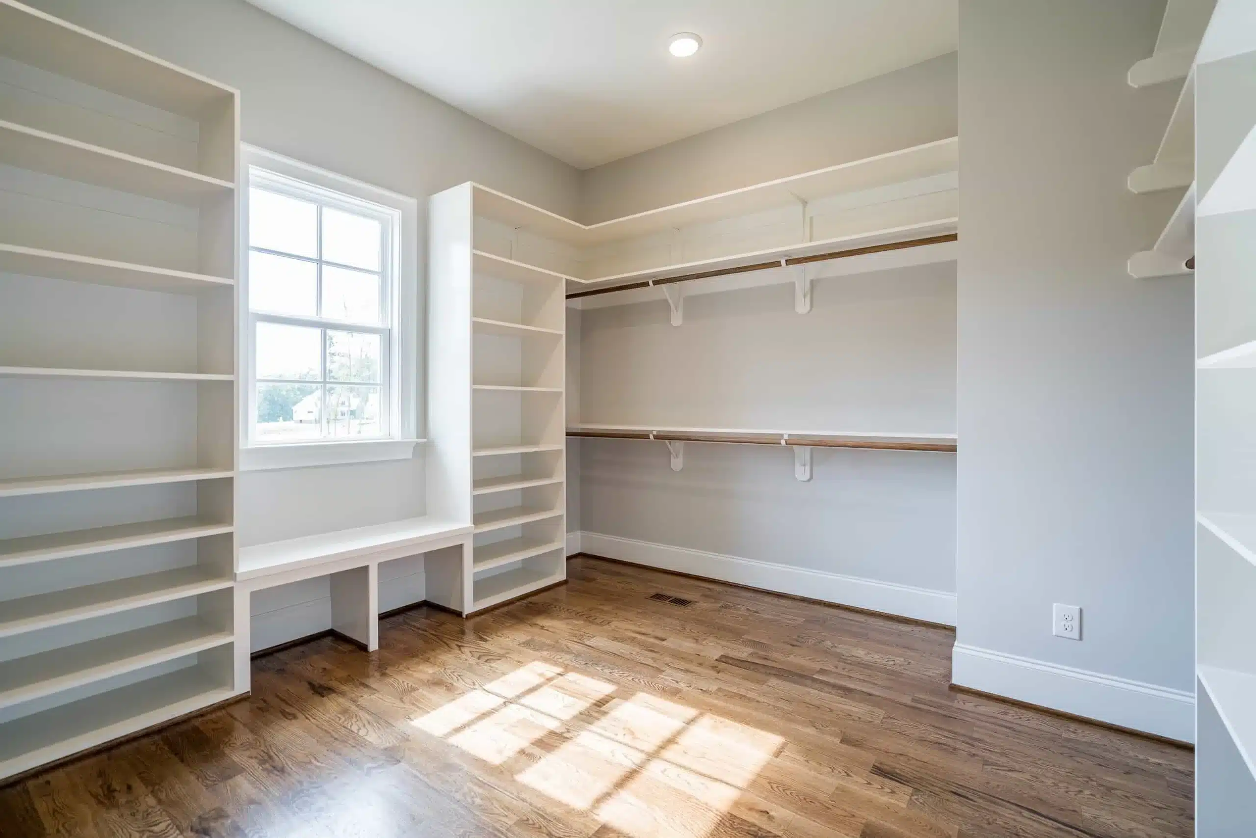 Modern house Floor Plan: CAD Designs with 4 Bedrooms