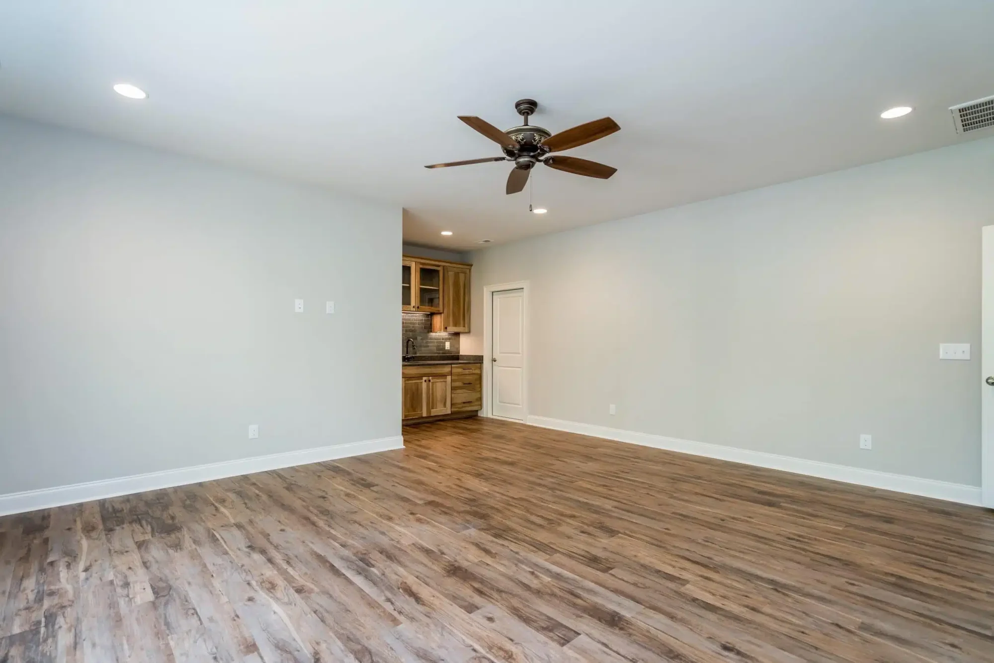 Modern house Floor Plan: CAD Designs with 4 Bedrooms