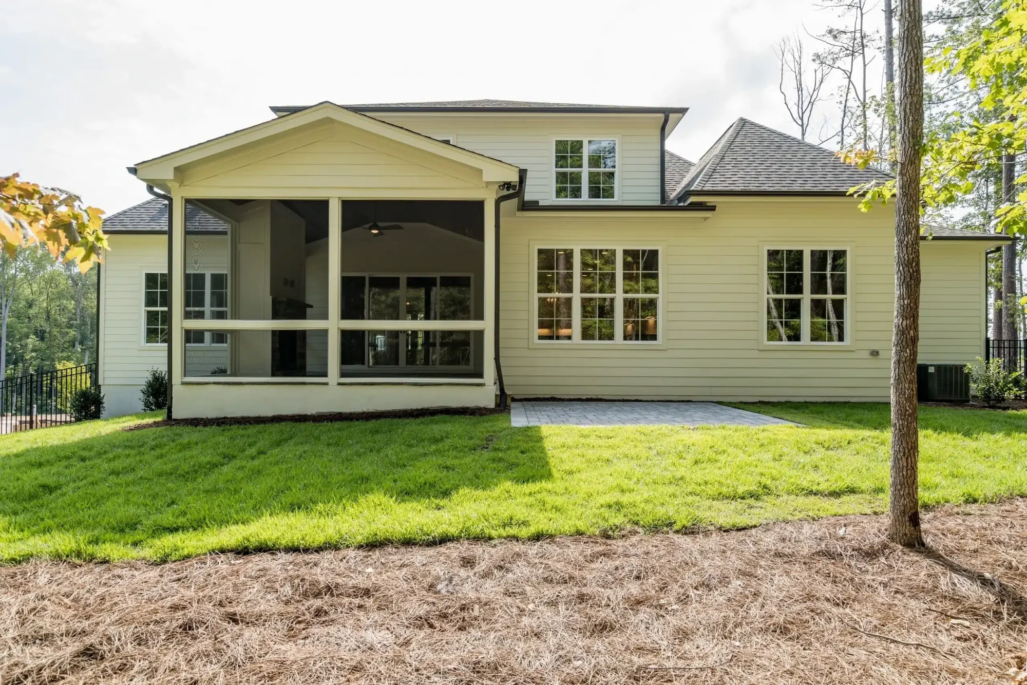 Modern house Floor Plan: CAD Designs with 4 Bedrooms