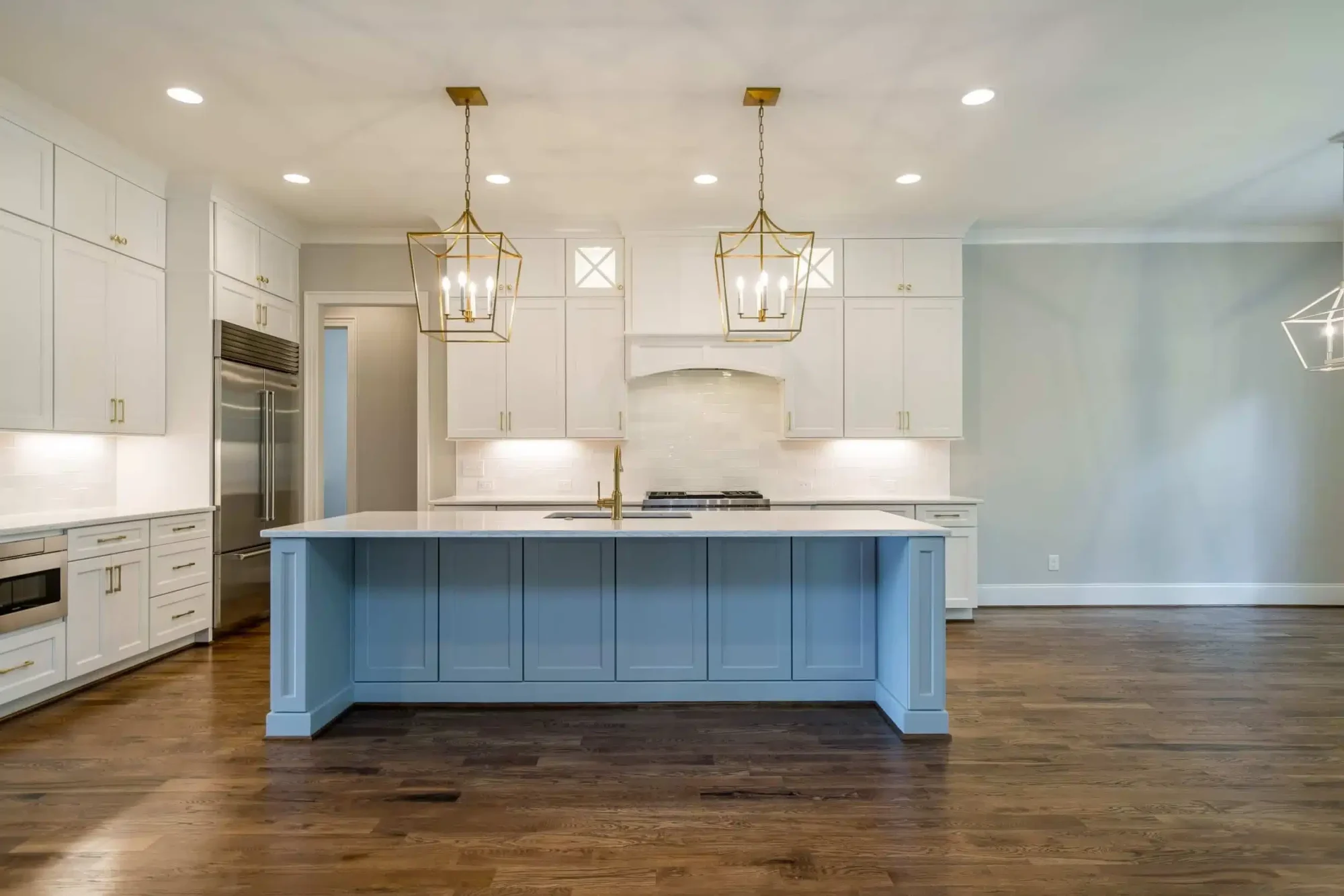 Modern house Floor Plan: CAD Designs with 4 Bedrooms