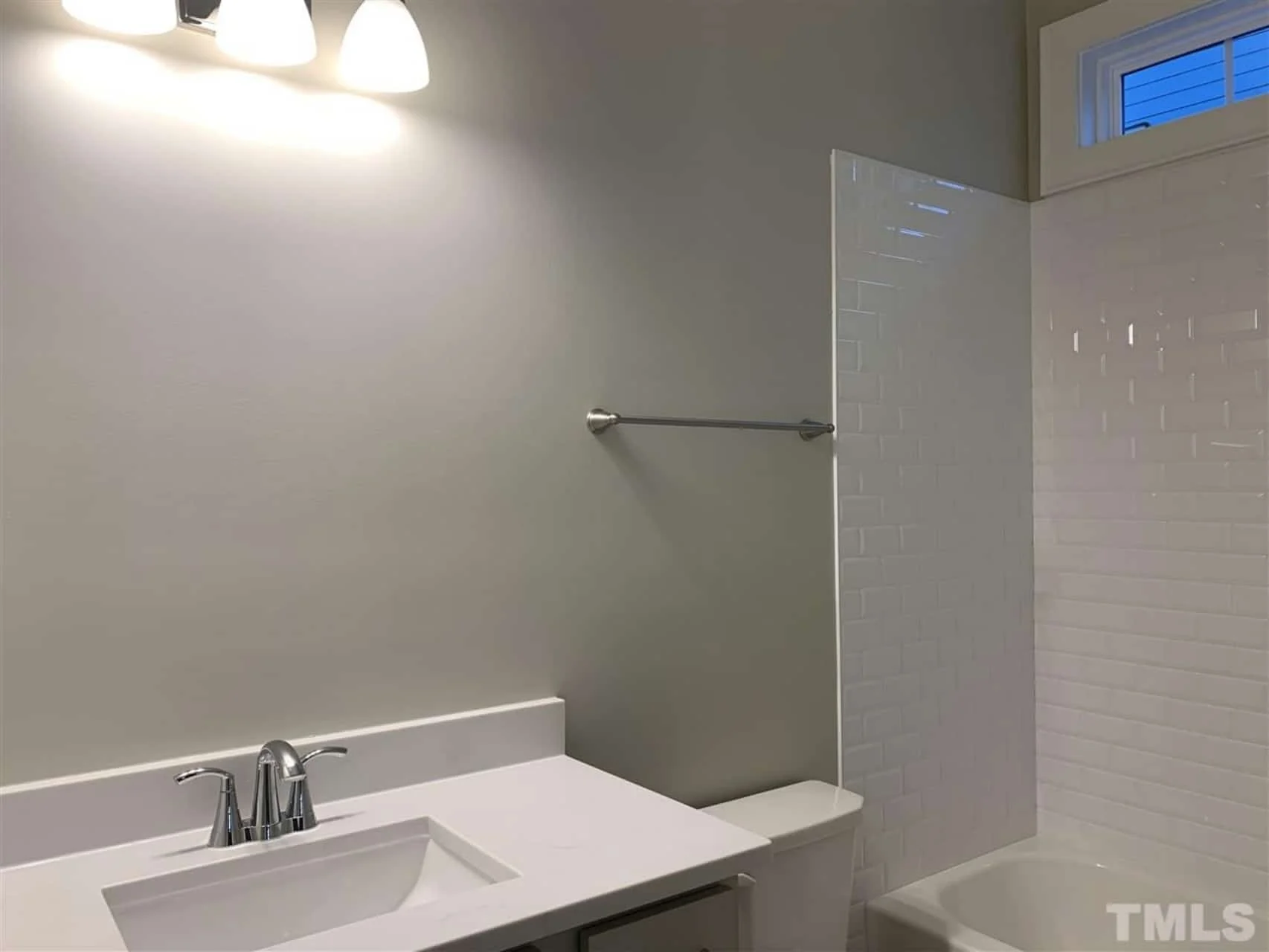 19-1447 HOUSE PLAN - 4-Bed, 3-Bath Transitional Craftsman House Plan – 3,146 Sq Ft with Bonus Room 29 Stylish 2-Story house Plan with 4 Bedrooms and Open Floor Plan