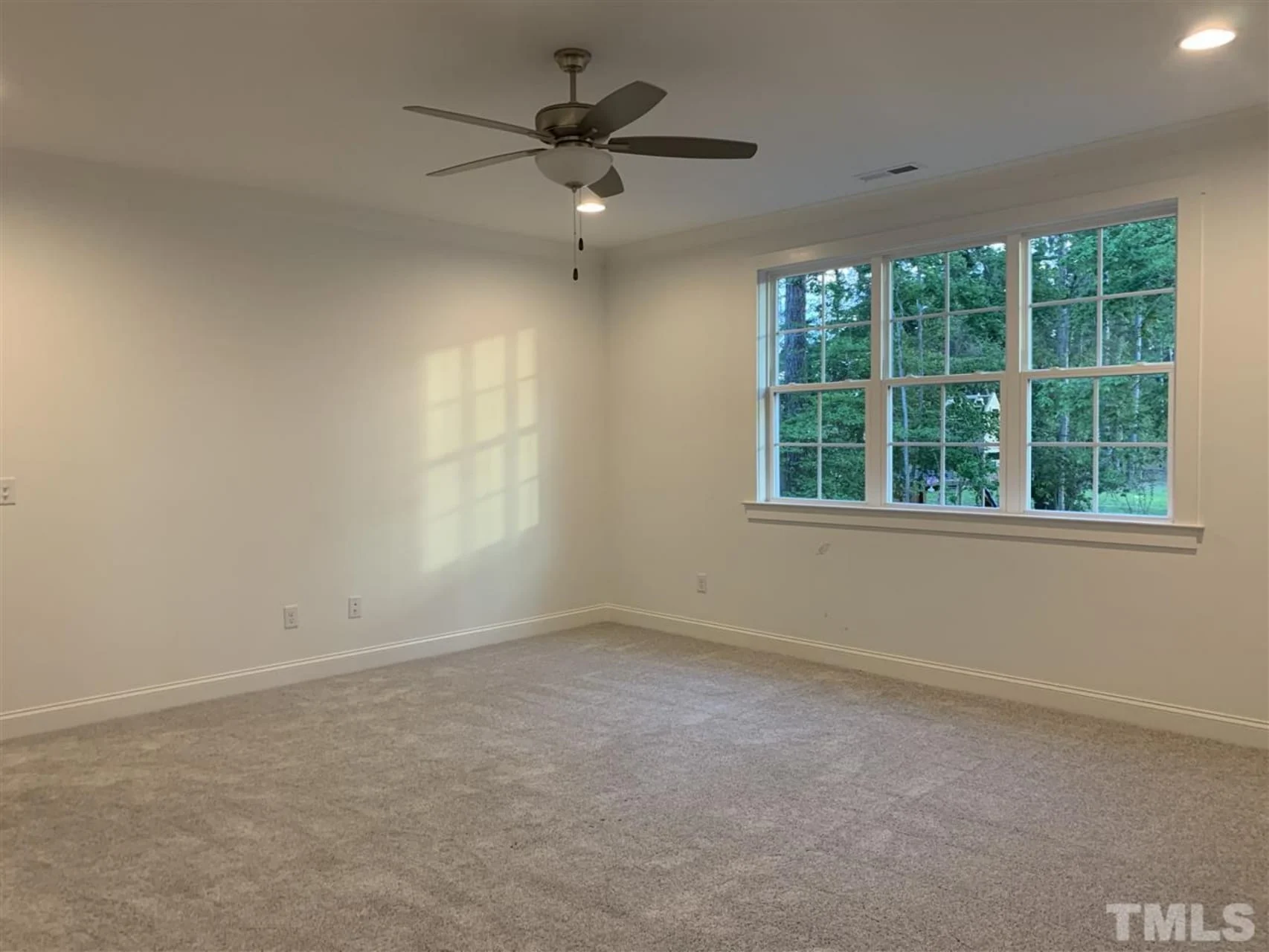 19-1447 HOUSE PLAN - 4-Bed, 3-Bath Transitional Craftsman House Plan – 3,146 Sq Ft with Bonus Room 26 Stylish 2-Story house Plan with 4 Bedrooms and Open Floor Plan