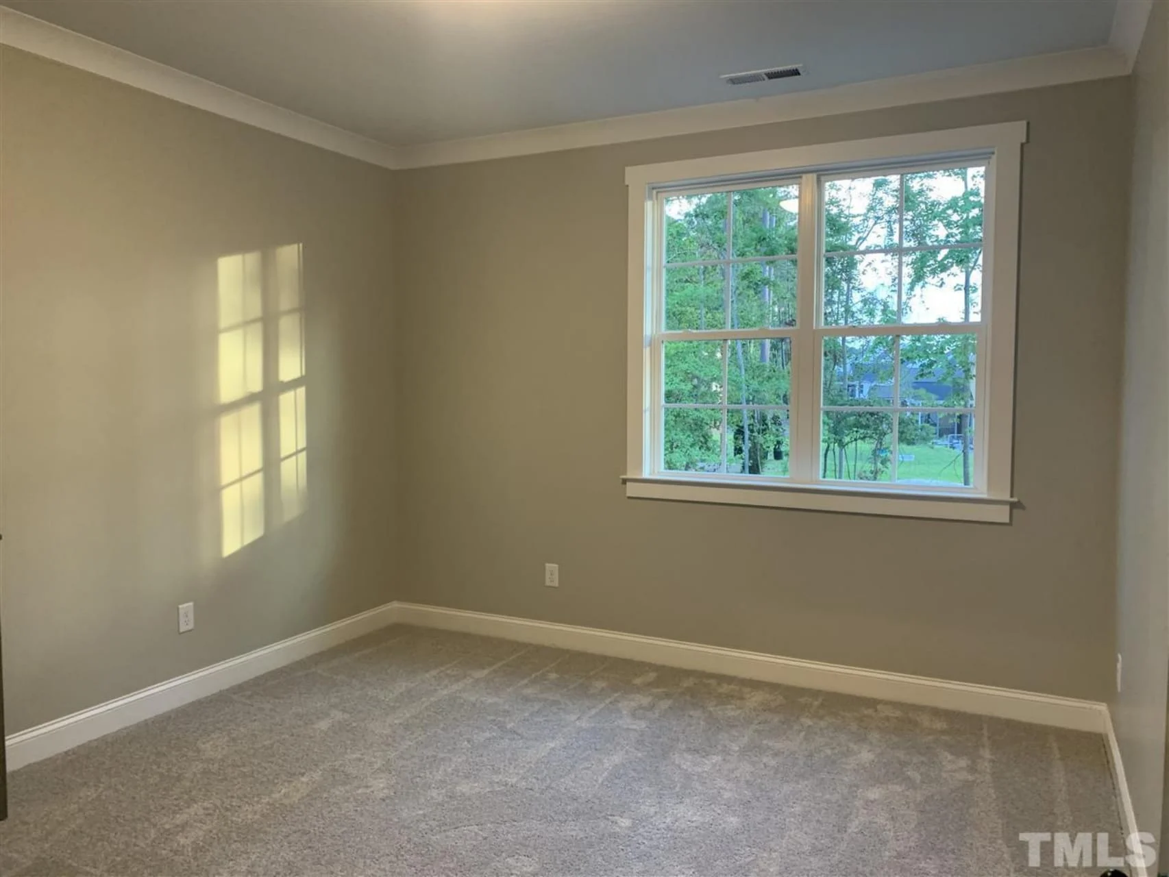 Stylish 2-Story house Plan with 4 Bedrooms and Open Floor Plan