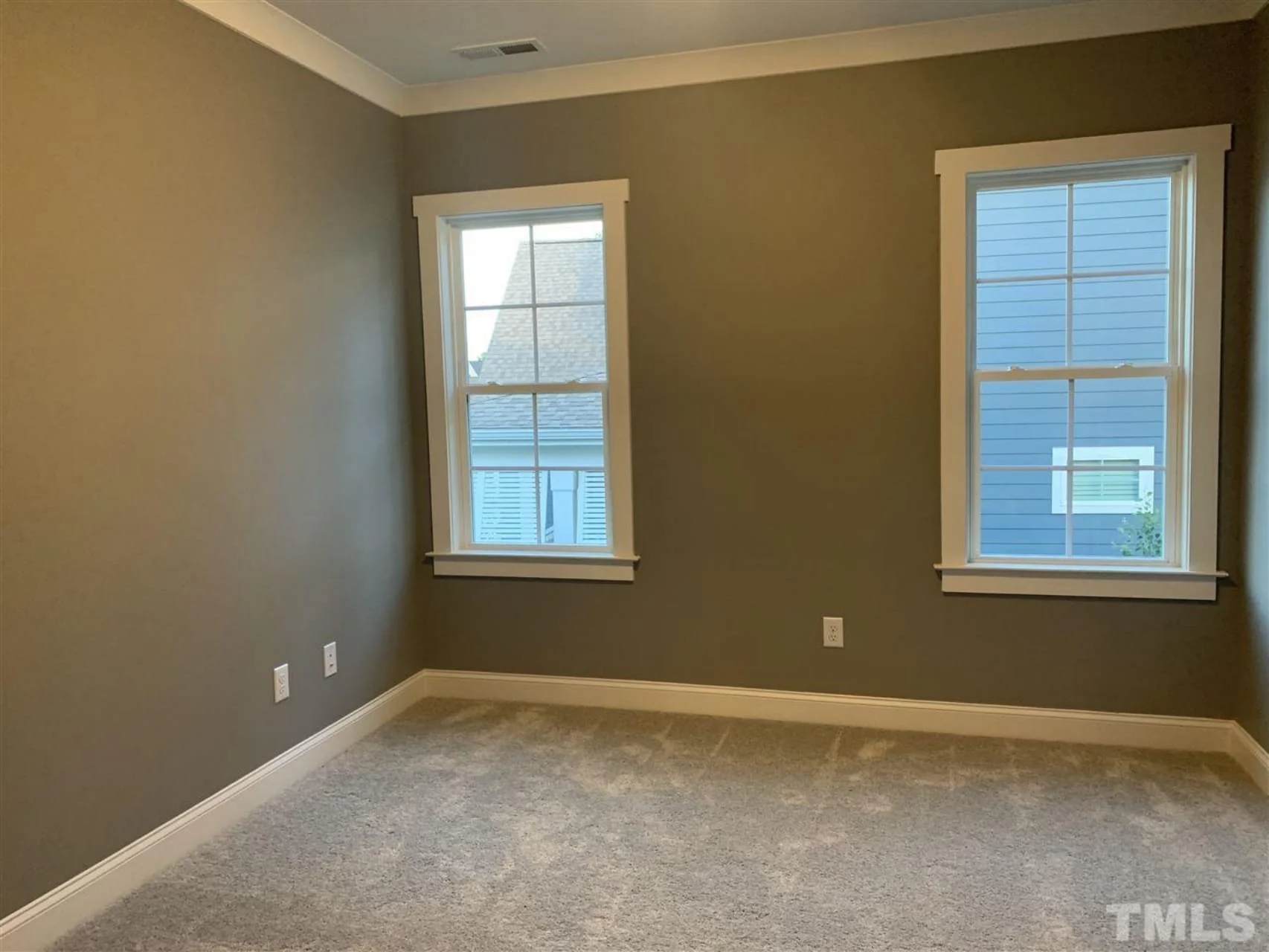 19-1447 HOUSE PLAN - 4-Bed, 3-Bath Transitional Craftsman House Plan – 3,146 Sq Ft with Bonus Room 22 Stylish 2-Story house Plan with 4 Bedrooms and Open Floor Plan