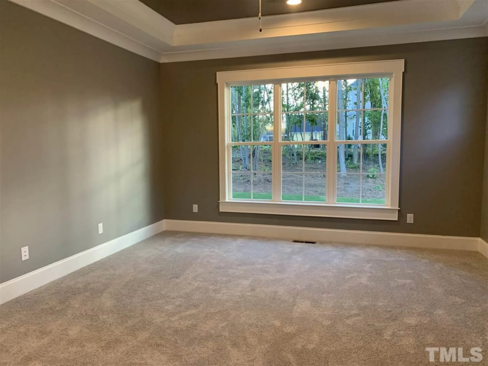 19-1447 HOUSE PLAN - 4-Bed, 3-Bath Transitional Craftsman House Plan – 3,146 Sq Ft with Bonus Room 16 Stylish 2-Story house Plan with 4 Bedrooms and Open Floor Plan