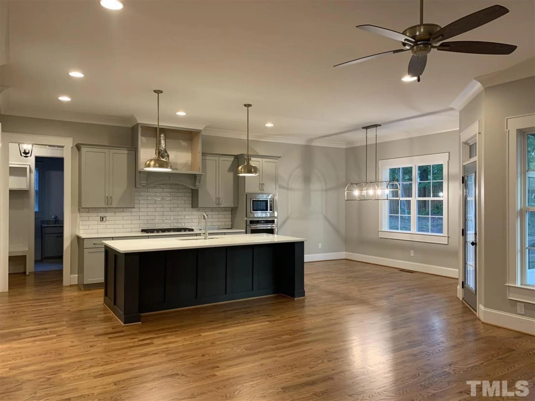 19-1447 HOUSE PLAN - 4-Bed, 3-Bath Transitional Craftsman House Plan – 3,146 Sq Ft with Bonus Room 6 Stylish 2-Story house Plan with 4 Bedrooms and Open Floor Plan