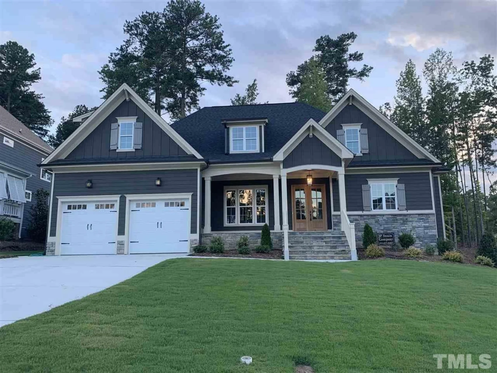 19-1447 HOUSE PLAN - 4-Bed, 3-Bath Transitional Craftsman House Plan – 3,146 Sq Ft with Bonus Room 2 Stylish 2-Story house Plan with 4 Bedrooms and Open Floor Plan