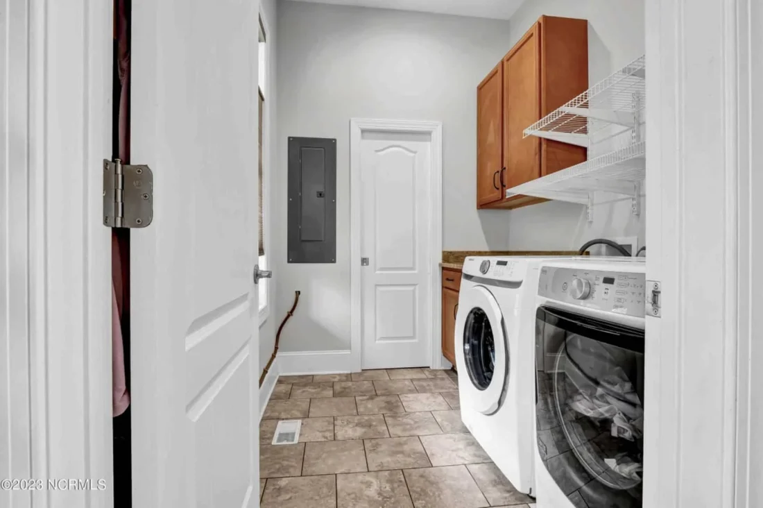 Craftsman house Plan with Modern Floor Plans and CAD Designs