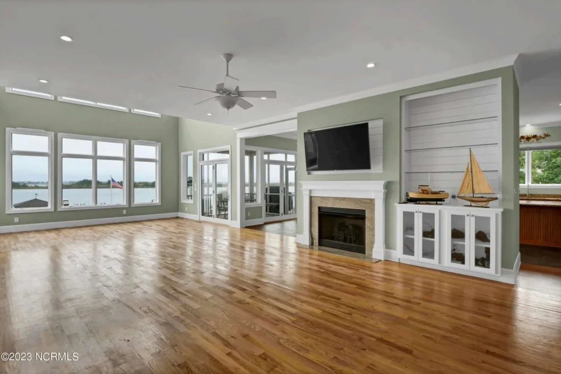 Craftsman house Plan with Modern Floor Plans and CAD Designs