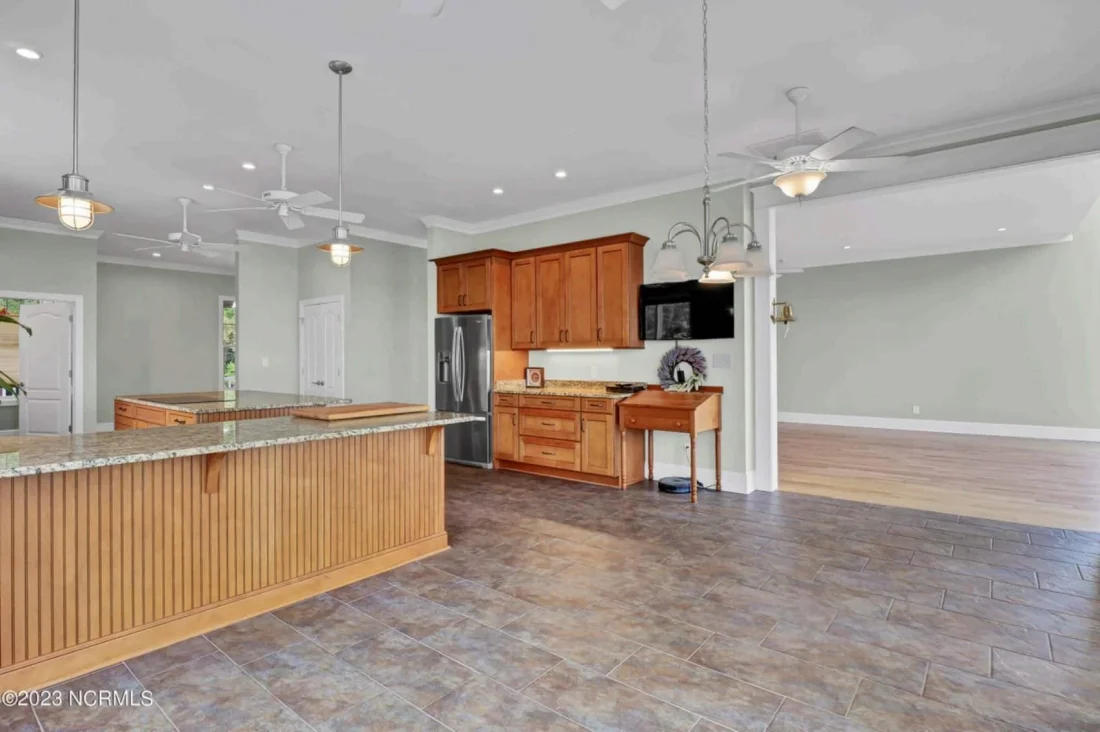 Craftsman house Plan with Modern Floor Plans and CAD Designs