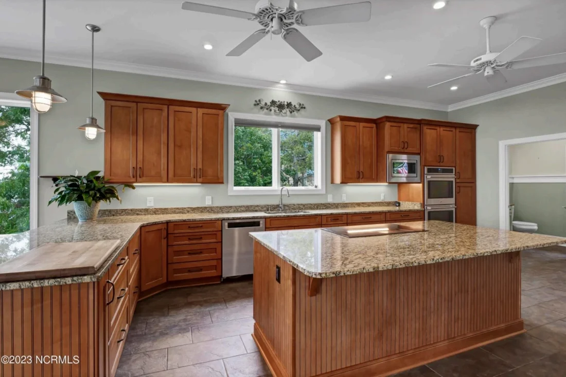 Craftsman house Plan with Modern Floor Plans and CAD Designs