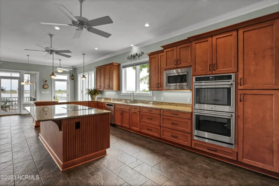 Craftsman house Plan with Modern Floor Plans and CAD Designs