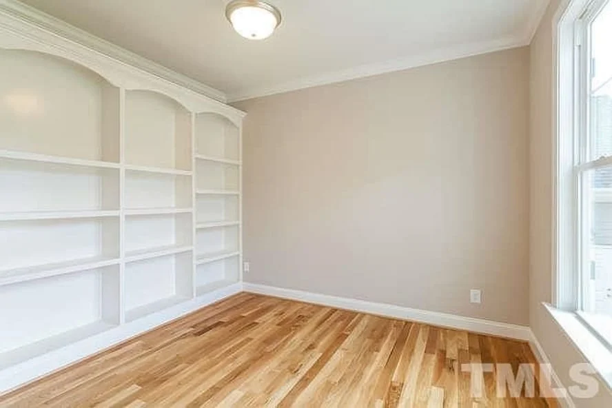 15-2051 HOUSE PLAN - 4-Bed, 5-Bath, 3,014 SF Traditional Craftsman House Plan 15 Versatile house Plan with 3 Floors