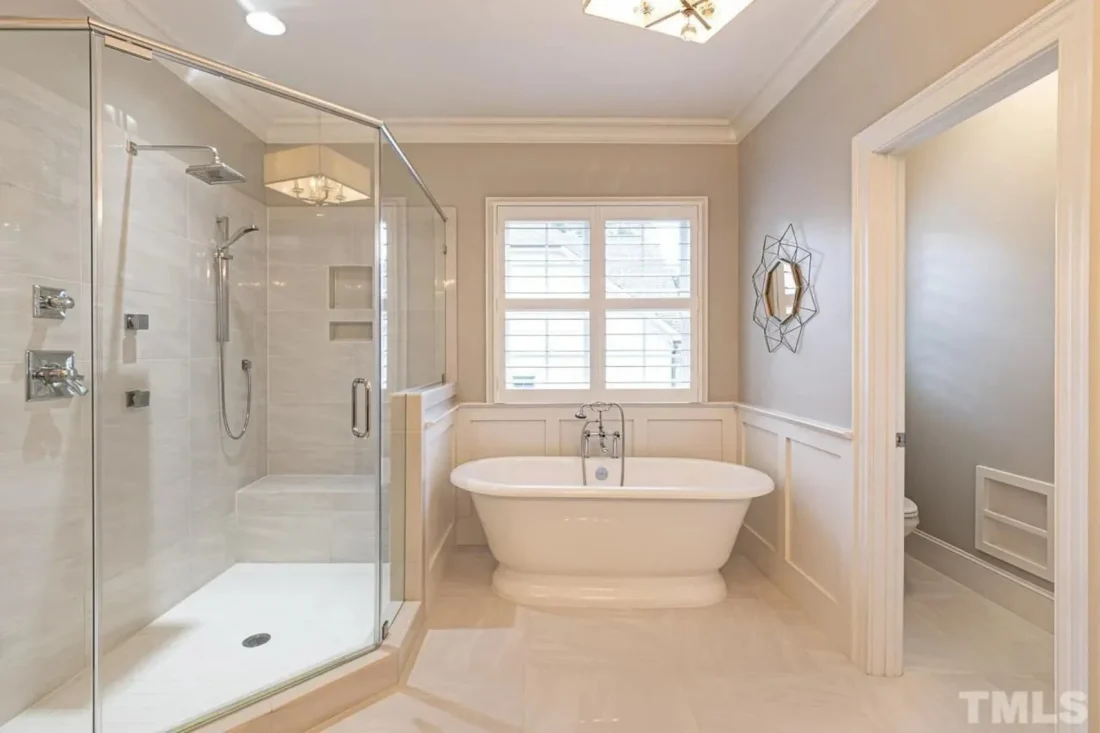 Spacious house Plan with 5 Beds, 4.5 Baths, and Modern Blueprint