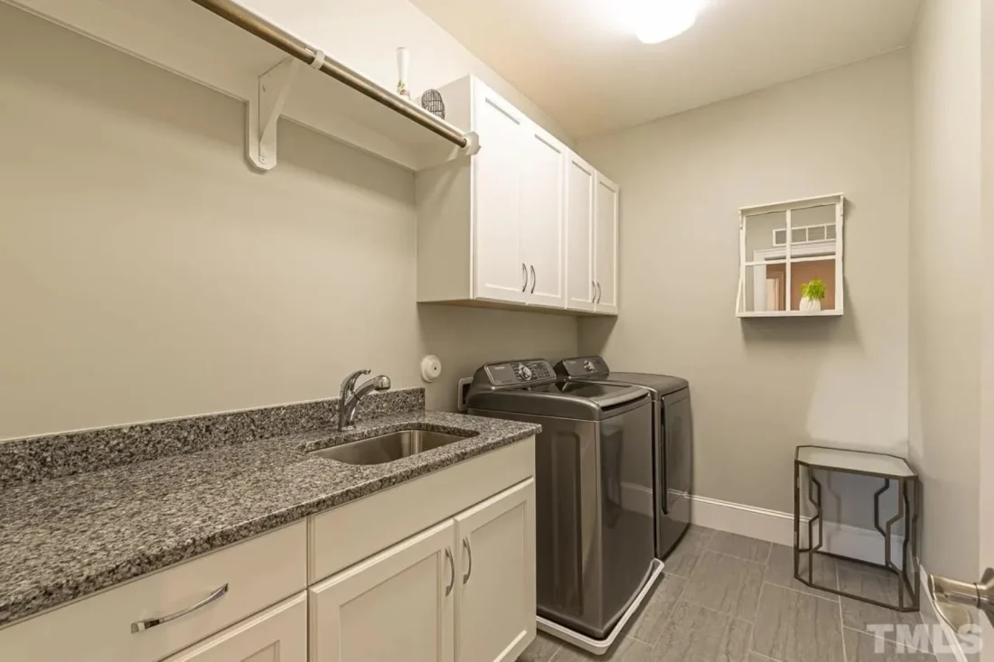 Spacious house Plan with 5 Beds, 4.5 Baths, and Modern Blueprint