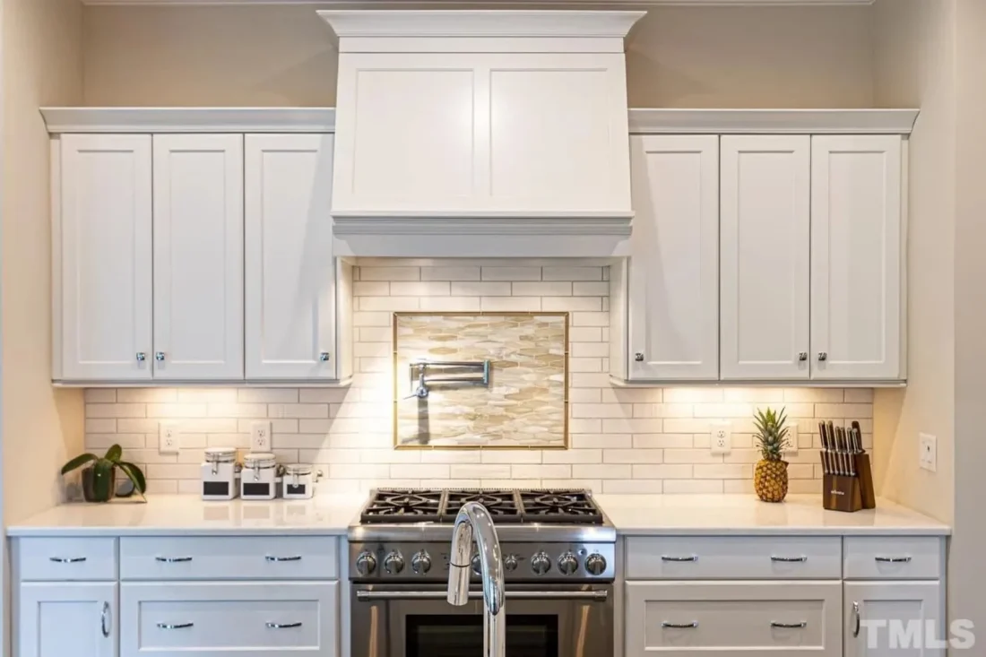 Spacious house Plan with 5 Beds, 4.5 Baths, and Modern Blueprint