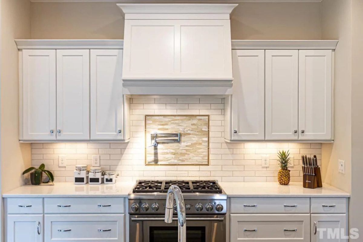 Spacious house Plan with 5 Beds, 4.5 Baths, and Modern Blueprint