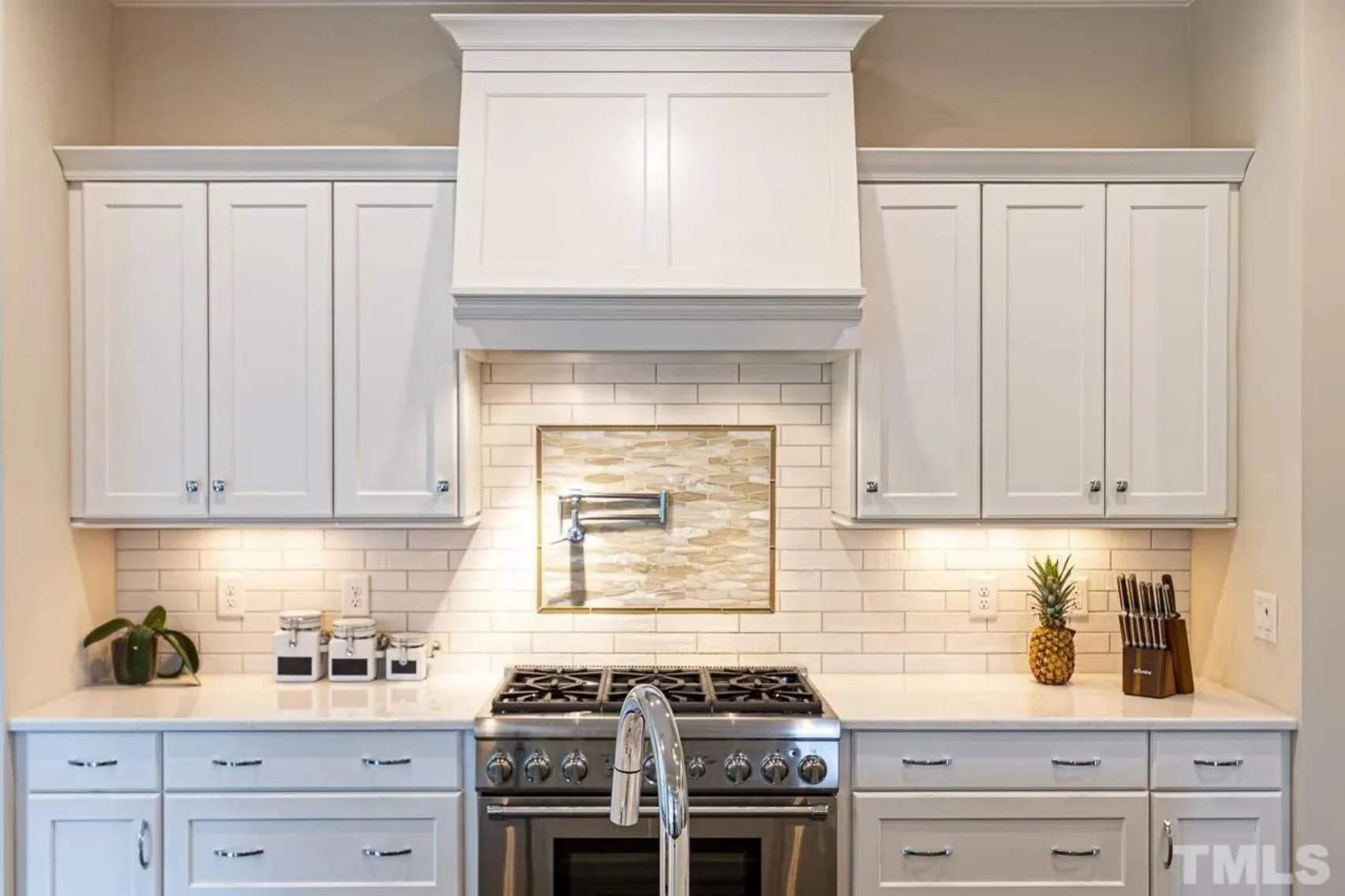 15-1919 HOUSE PLAN - 5-Bed, 4.5-Bath, 4,391 SF Modern Farmhouse House Plan 25 Spacious house Plan with 5 Beds, 4.5 Baths, and Modern Blueprint