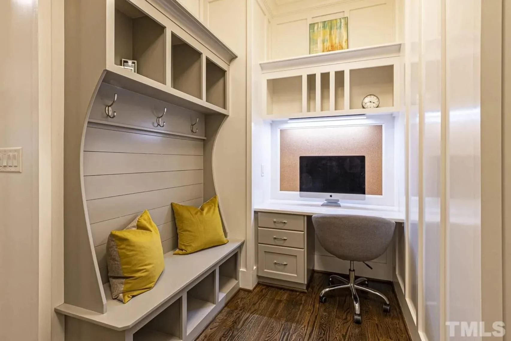 15-1919 HOUSE PLAN - 5-Bed, 4.5-Bath, 4,391 SF Modern Farmhouse House Plan 21 Spacious house Plan with 5 Beds, 4.5 Baths, and Modern Blueprint