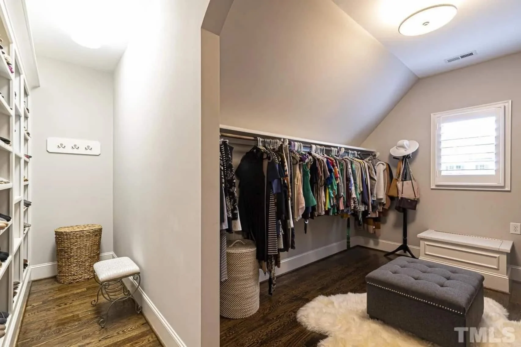 15-1919 HOUSE PLAN - 5-Bed, 4.5-Bath, 4,391 SF Modern Farmhouse House Plan 19 Spacious house Plan with 5 Beds, 4.5 Baths, and Modern Blueprint