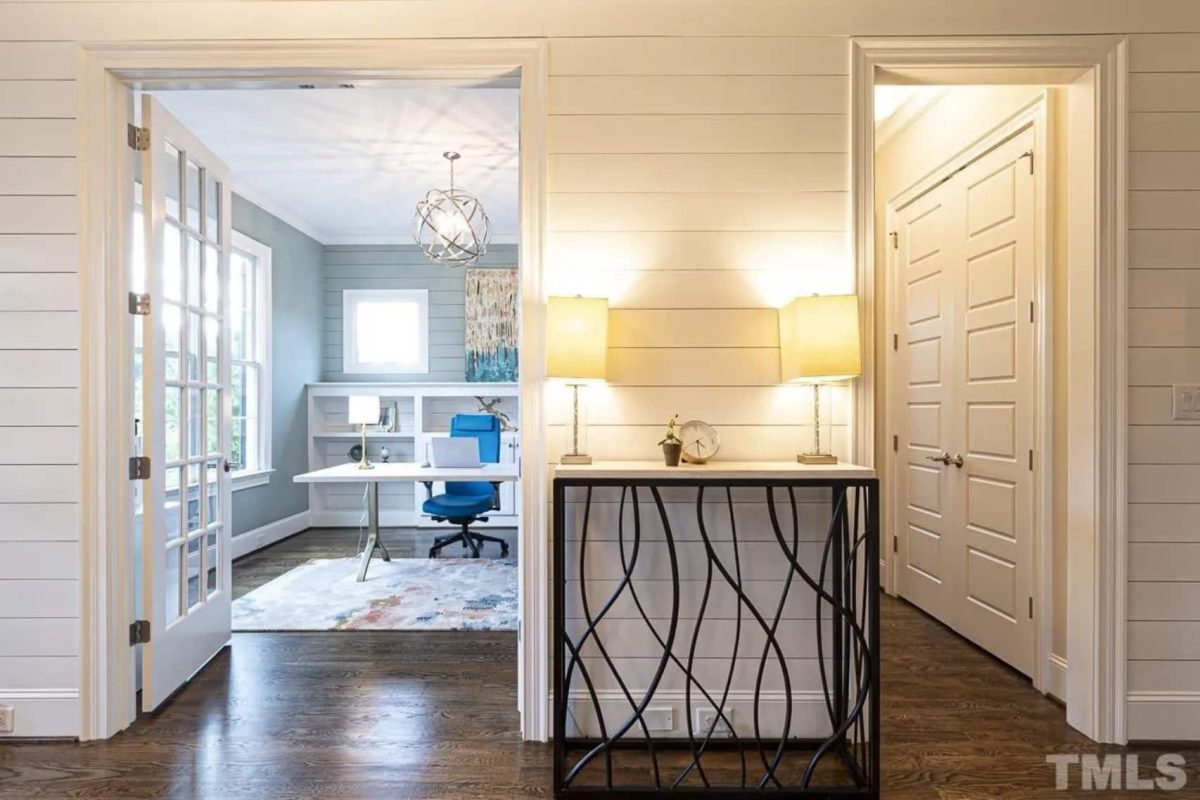 Spacious house Plan with 5 Beds, 4.5 Baths, and Modern Blueprint