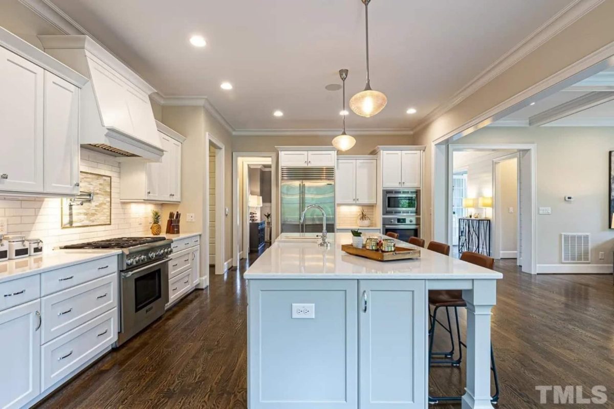 Spacious house Plan with 5 Beds, 4.5 Baths, and Modern Blueprint