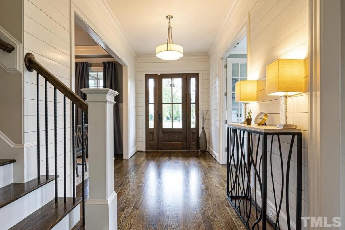 Spacious house Plan with 5 Beds, 4.5 Baths, and Modern Blueprint