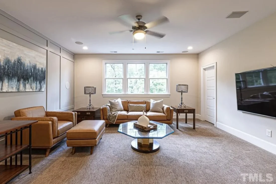 Spacious house Plan with 5 Beds, 4.5 Baths, and Modern Blueprint