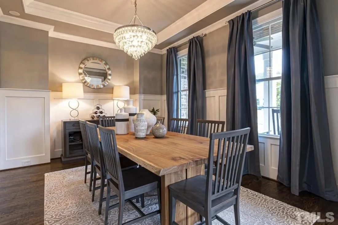 Spacious house Plan with 5 Beds, 4.5 Baths, and Modern Blueprint