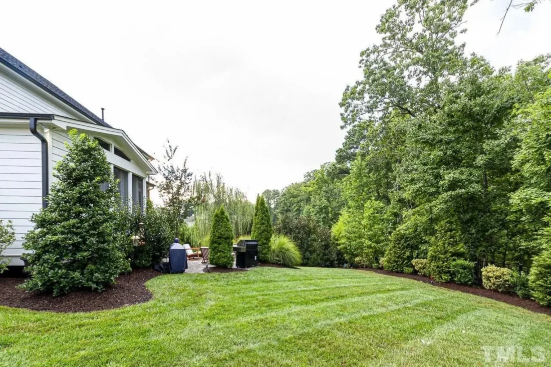 Spacious house Plan with 5 Beds, 4.5 Baths, and Modern Blueprint