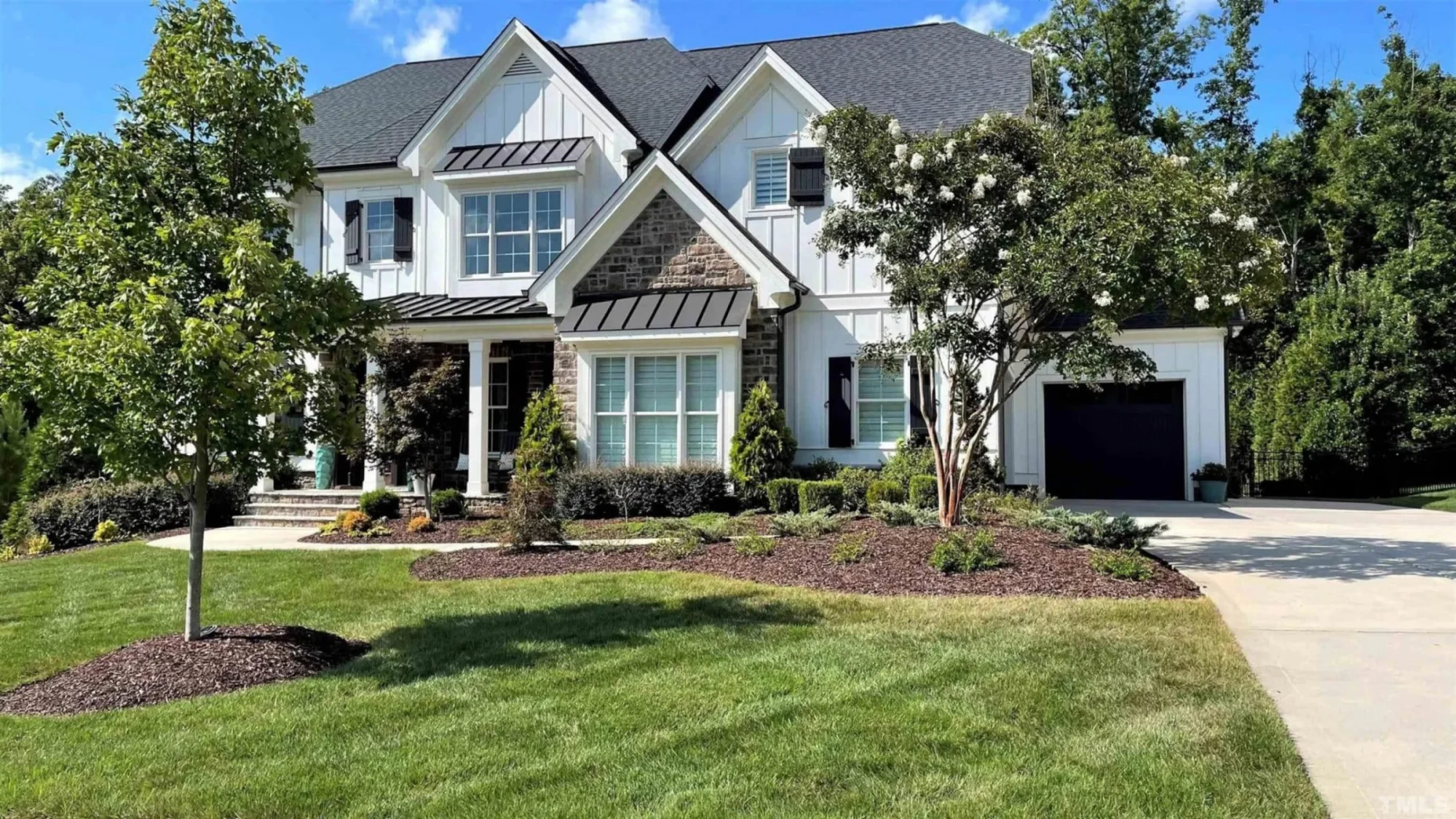 Spacious house Plan with 5 Beds, 4.5 Baths, and Modern Blueprint