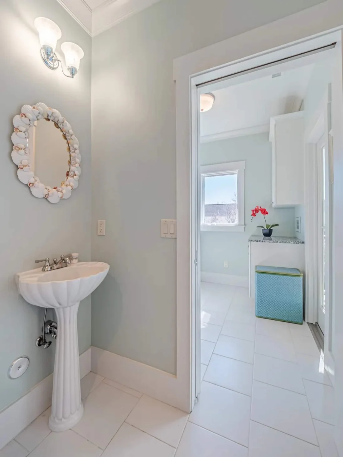 Modern Coastal house Plan with Spacious Design and Blueprint