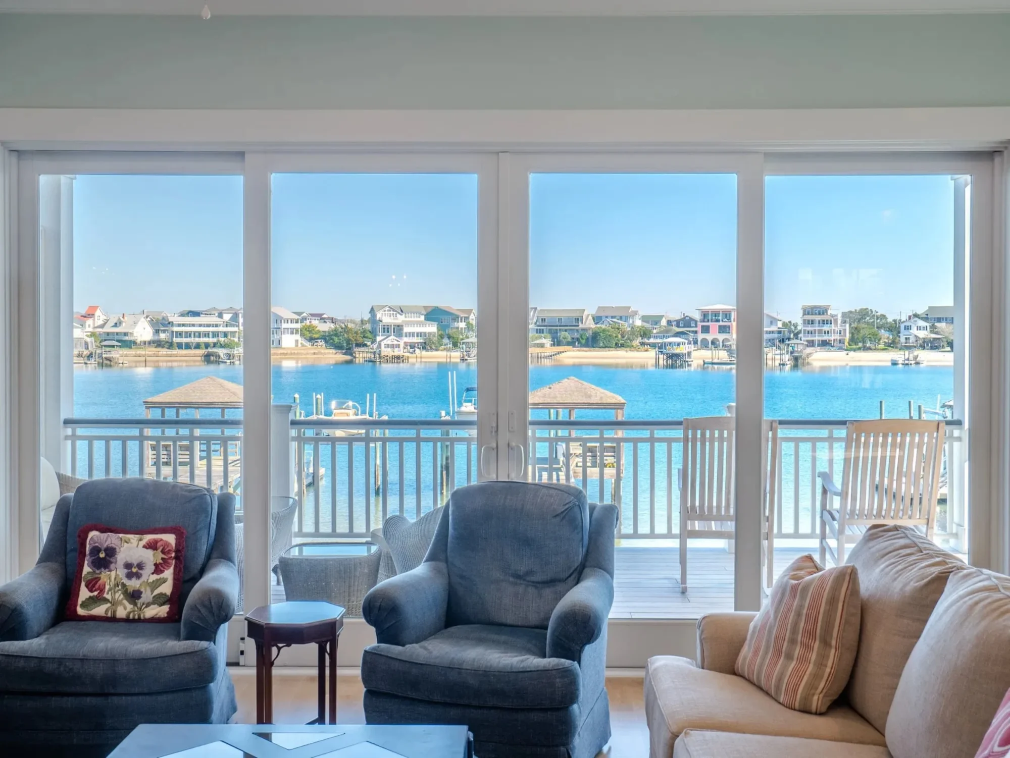 Modern Coastal house Plan with Spacious Design and Blueprint