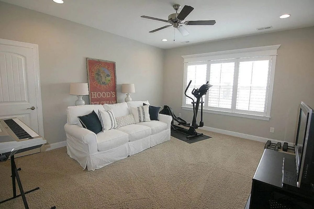 Spacious 5-Bedroom house Plan with Stunning Floor Designs