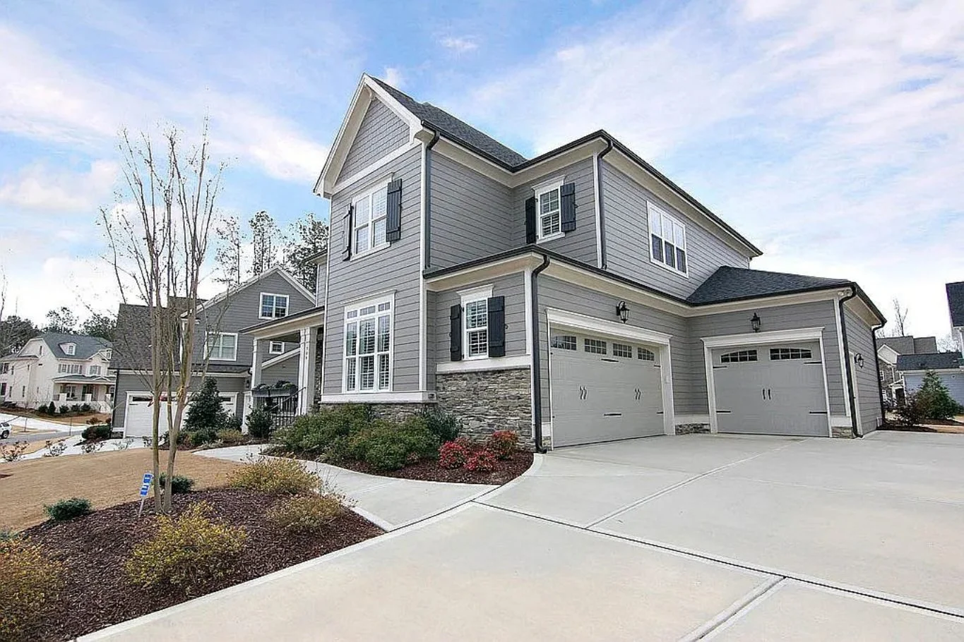 Spacious 5-Bedroom house Plan with Stunning Floor Designs