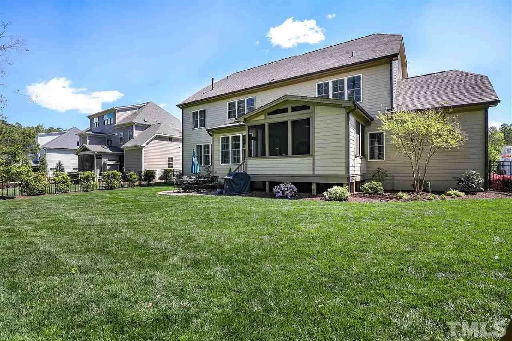 Spacious house Plan with Detailed CAD Floor Plan