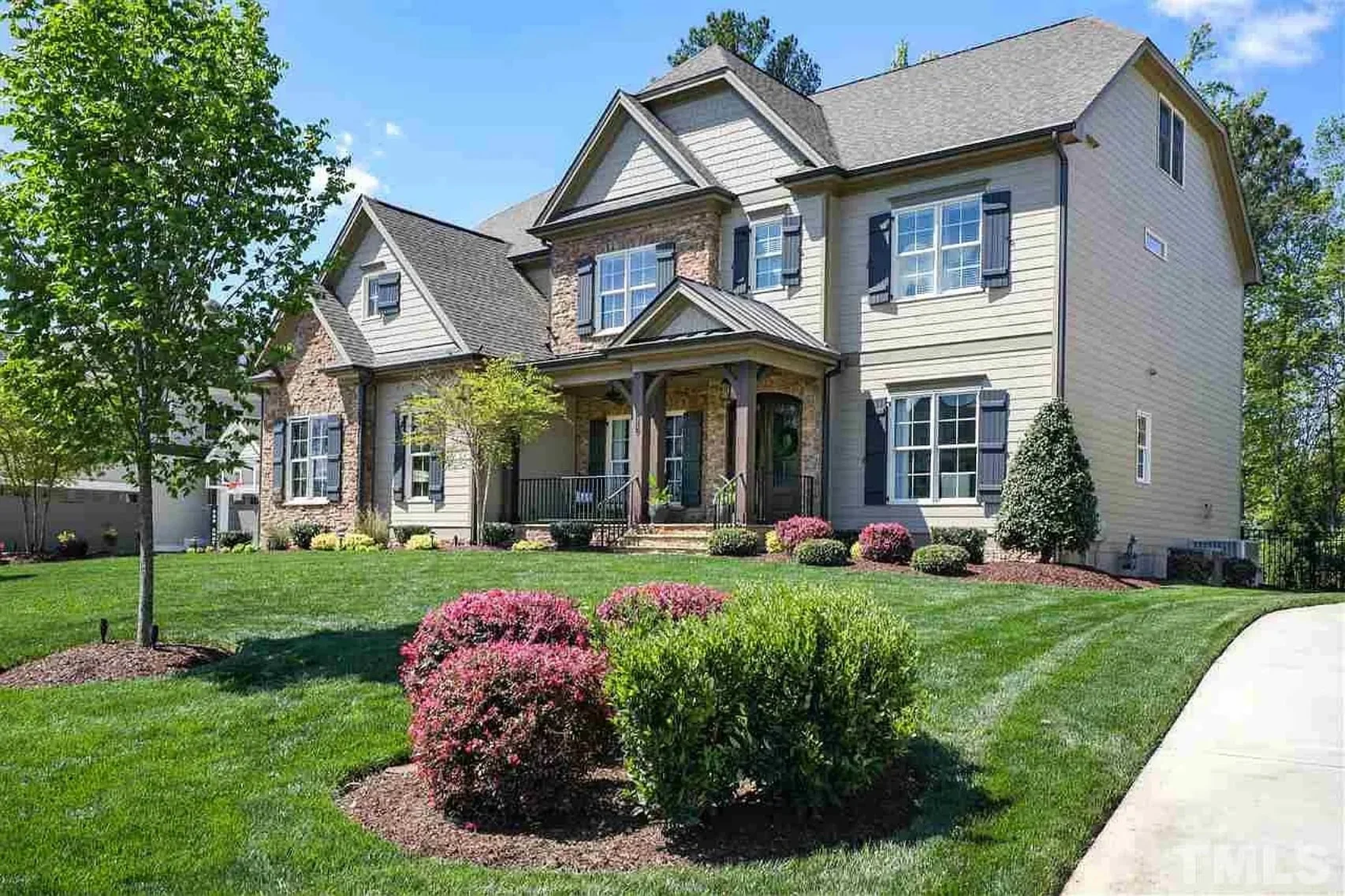 Spacious house Plan with Detailed CAD Floor Plan