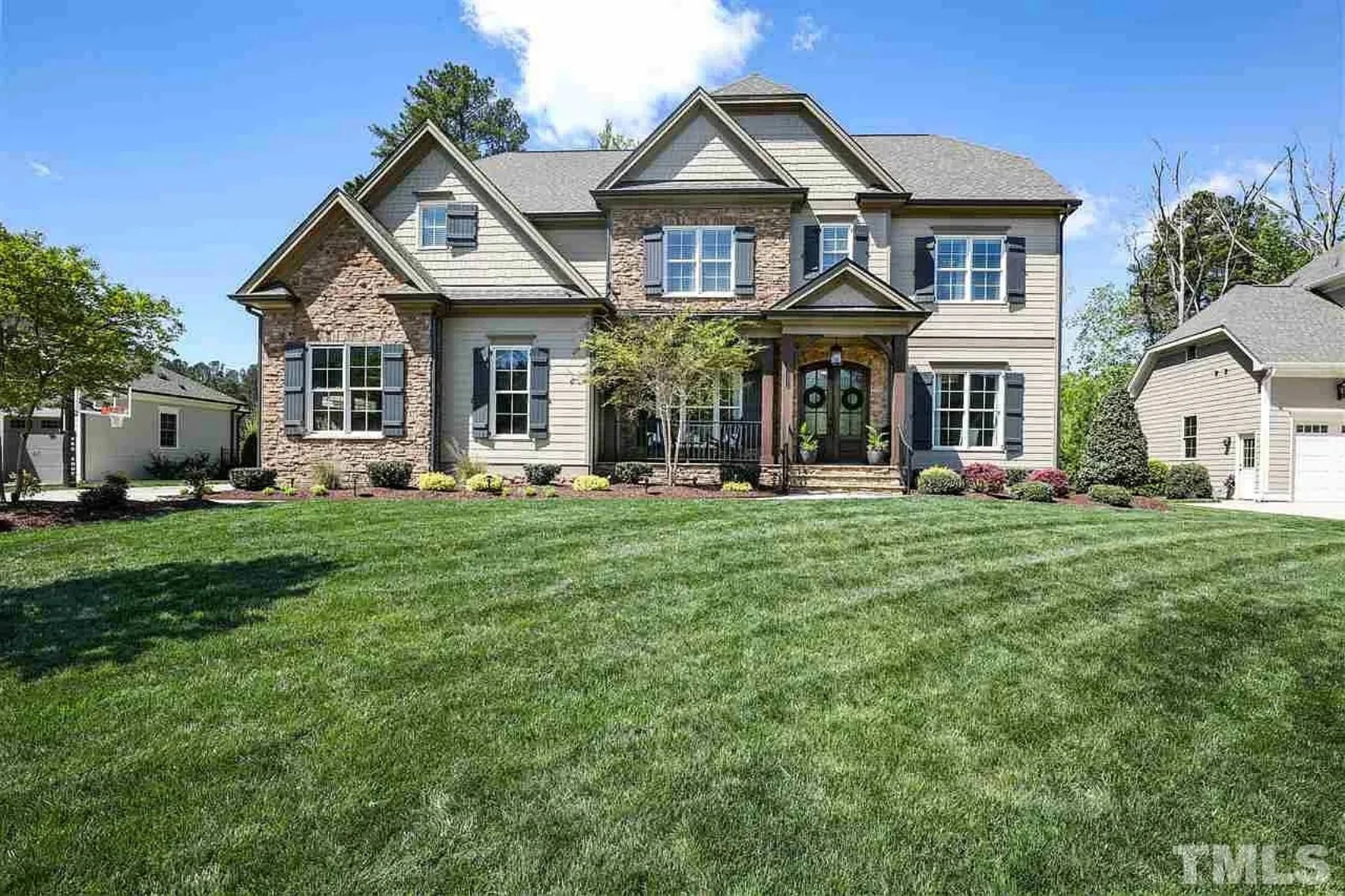 Spacious house Plan with Detailed CAD Floor Plan