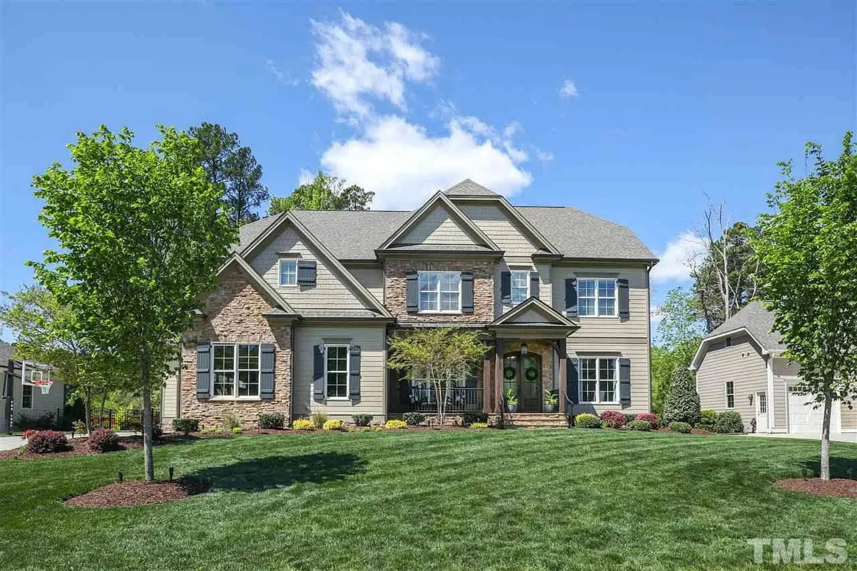 Spacious house Plan with Detailed CAD Floor Plan