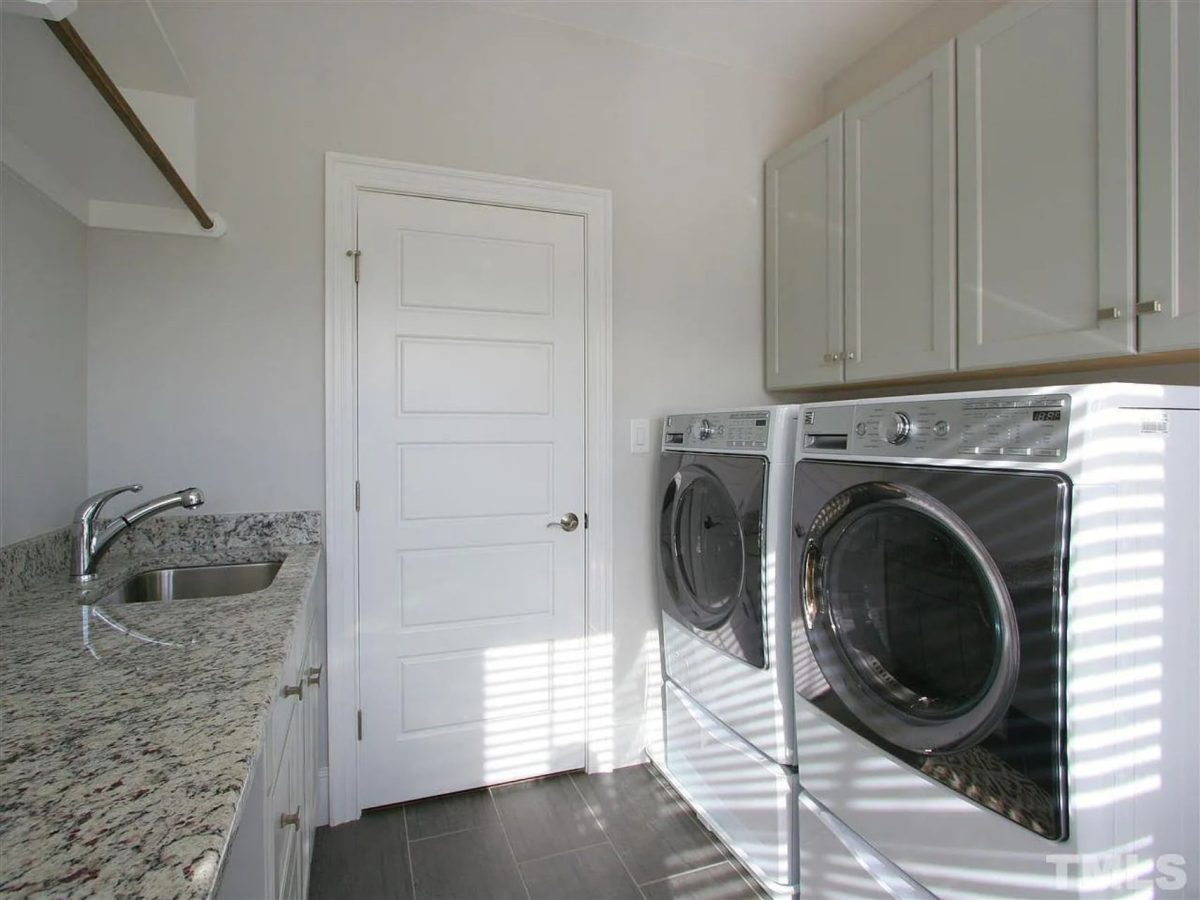 Beautiful 5-Bedroom house Plan with CAD Floor Plans & Designs