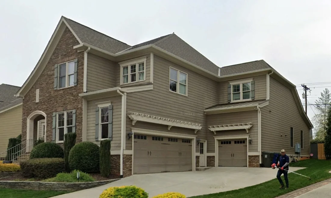 Elegant Modern Suburban house Plan with 2 Floors and 4 Bedrooms